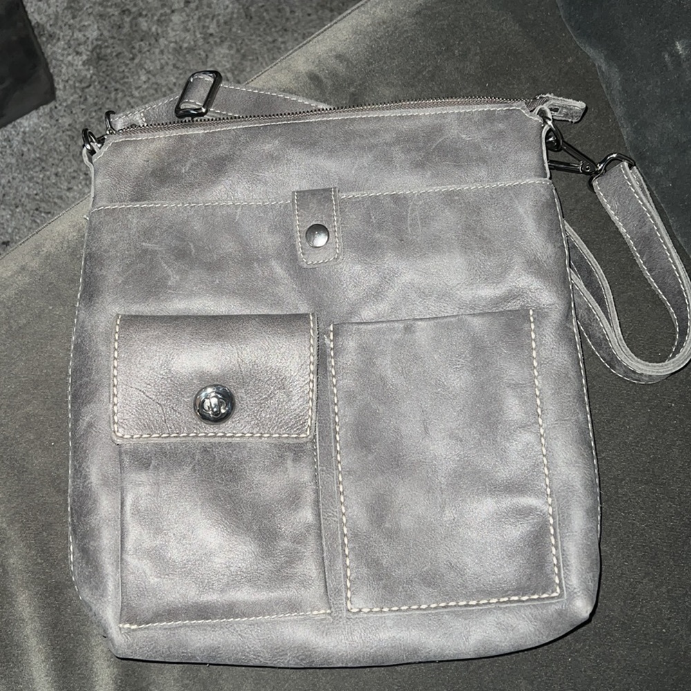 Roots Leather Charcoal Canadian Villager Tribe Crossbody Bag - Picture 7 of 16